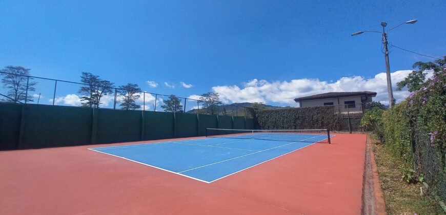 Lote en Condominio Albacete, Cartago
