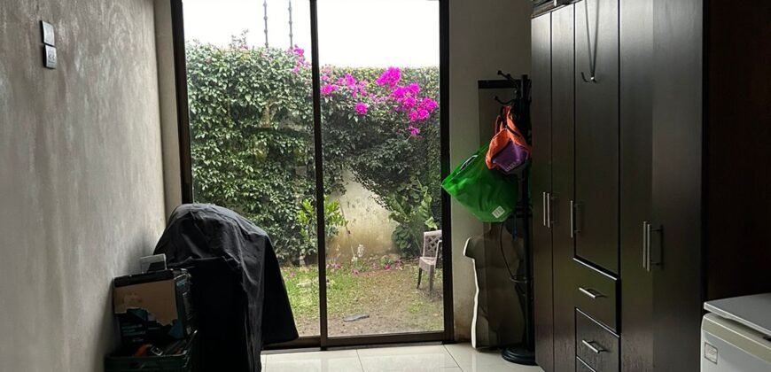 Venta de casa La Hacienda, $250,000