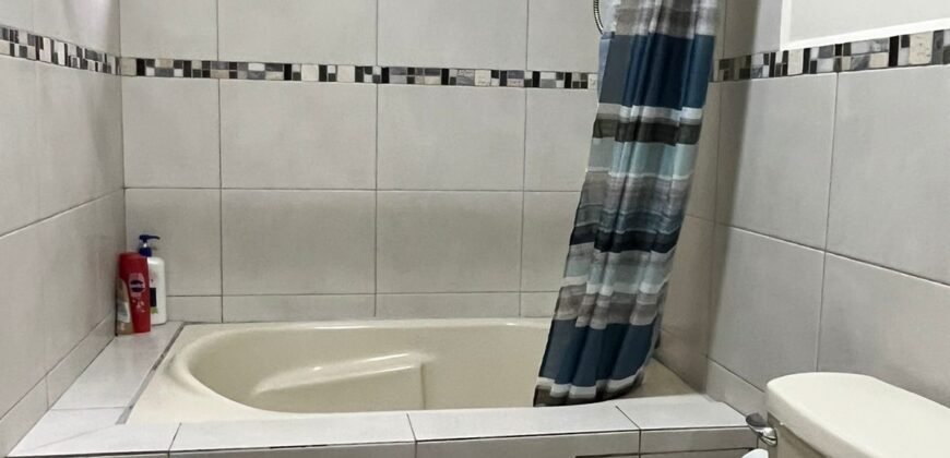 Apartamento en venta en La Floresta ($143,000)