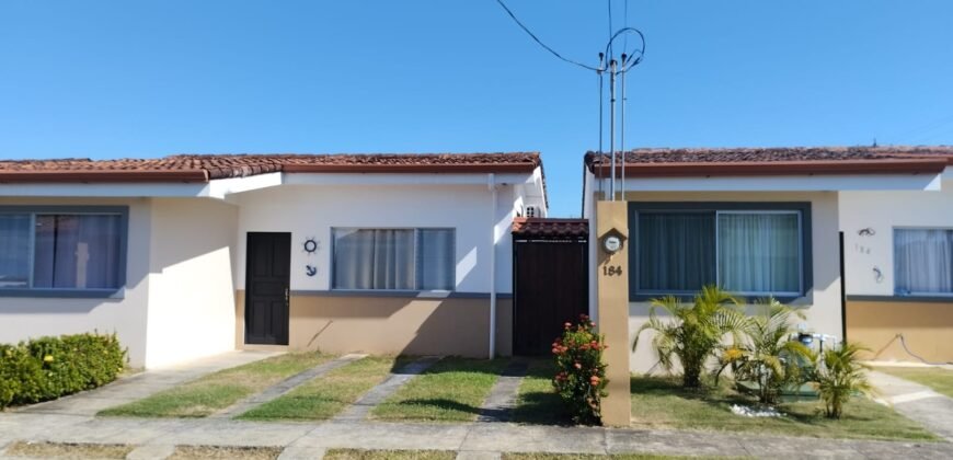 Casa en Playa Bejuco acceso a la playa