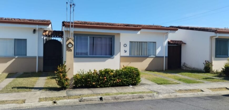 Casa en Playa Bejuco acceso a la playa