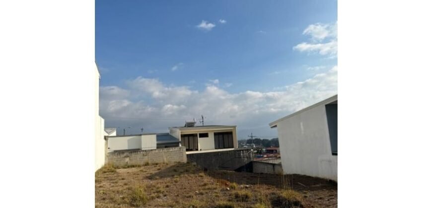 Lote en venta en Riveras del Irazú