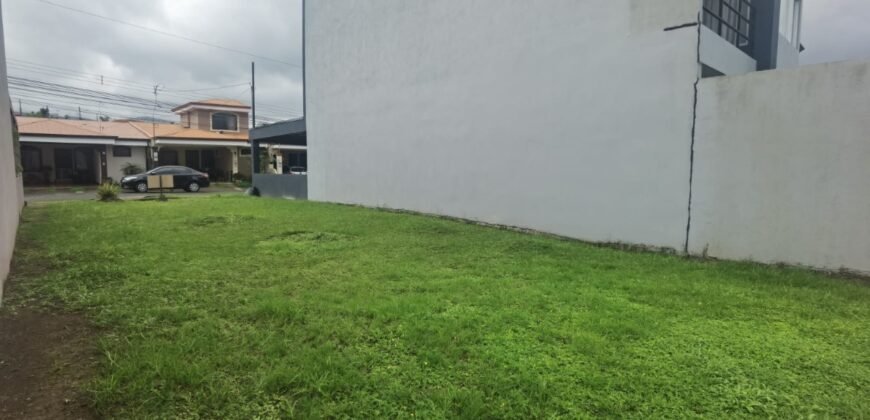Venta de lote en Montes de Oca