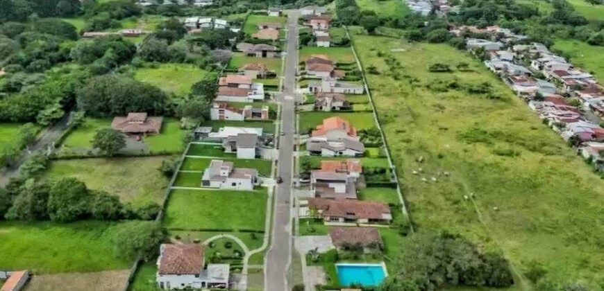 Venta de lote en condominio La Guácima
