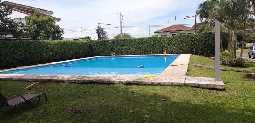Venta de lote en condominio La Guácima