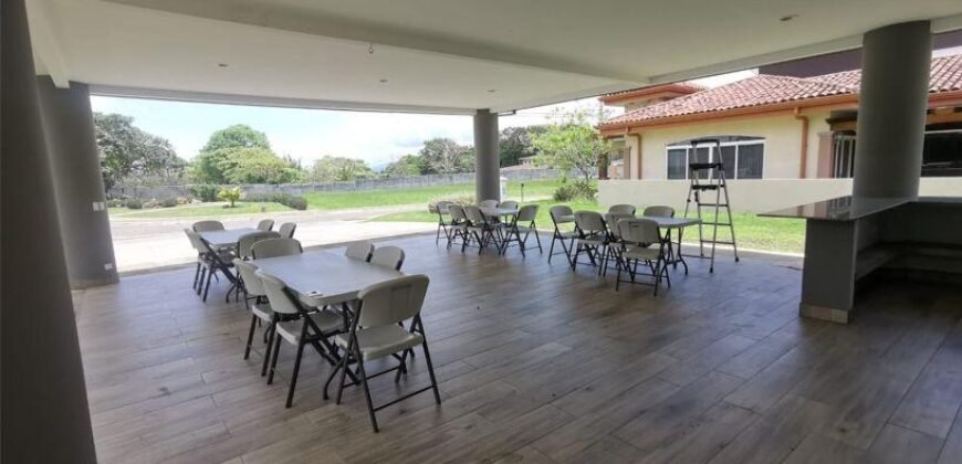 Venta de lote en condominio La Guácima
