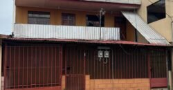 Venta de casa y 2 apartamentos, Cartago