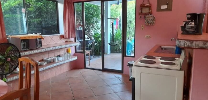 Venta de casa Playa Tivives, Puntarenas