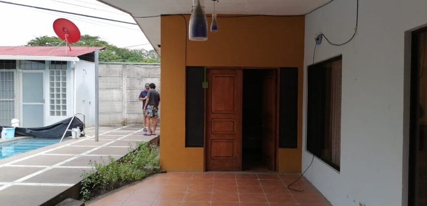 Venta de casa Playa Tivives, Puntarenas