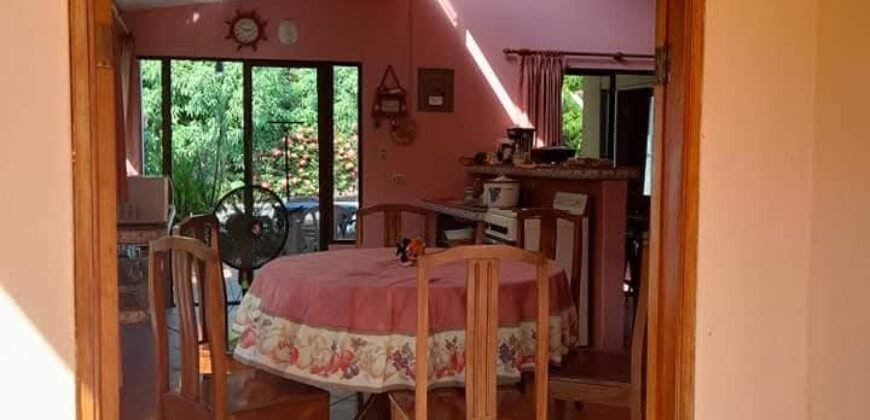 Venta de casa Playa Tivives, Puntarenas