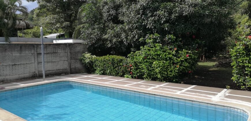 Venta de casa Playa Tivives, Puntarenas