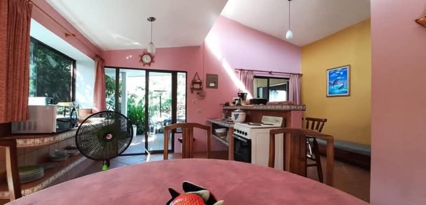 Venta de casa Playa Tivives, Puntarenas